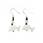 Boucle d'oreille dauphin en jade blanc